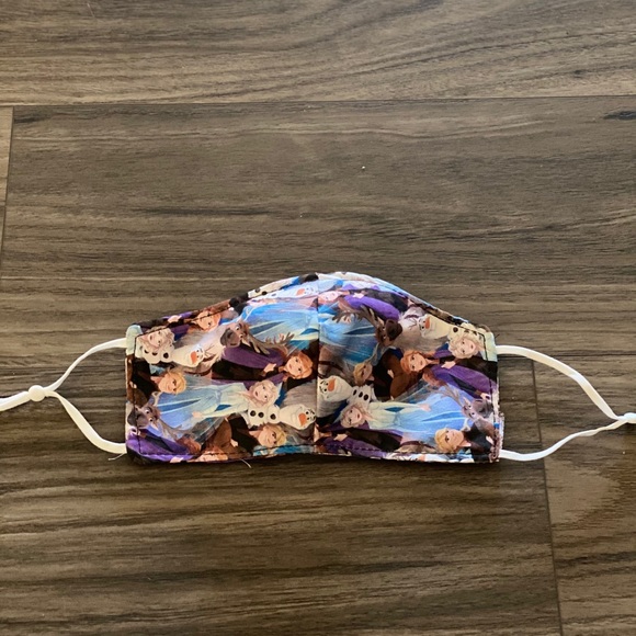 TRIPLE LAYER adjustable strap Face mask! FROZEN❄️ - Picture 1 of 1